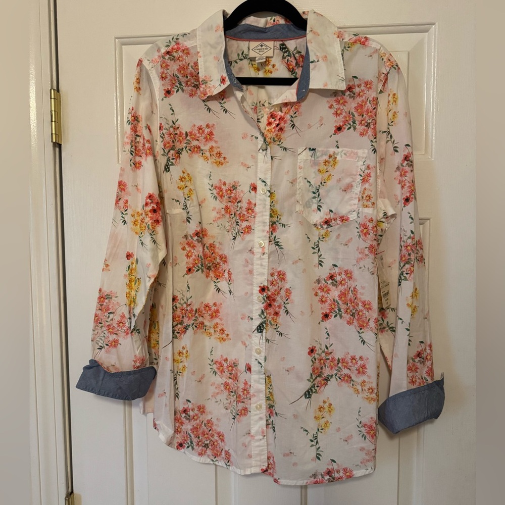 Vintage deadstock St. John’s Bay 100% cotton floral button down